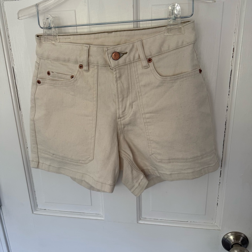 EUC Women’s L.L. Bean High-Waist Cream-Colored Denim Shorts Sz 6